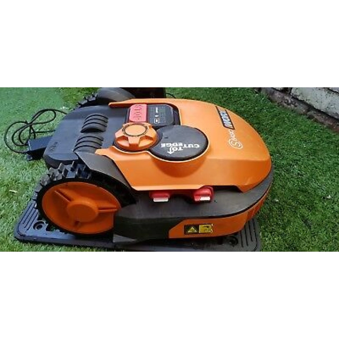 Роботизированная газонокосилка Worx Landroid S Basic WR090S 300кв.м